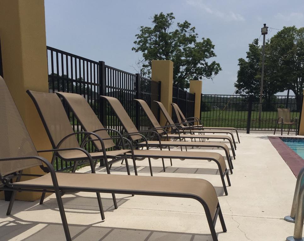 Executive Inn Scottsville מראה חיצוני תמונה
